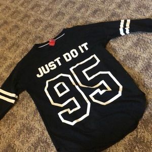 nike shirt with quarter length sleeves